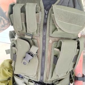 Military flake vest with camel pack new!